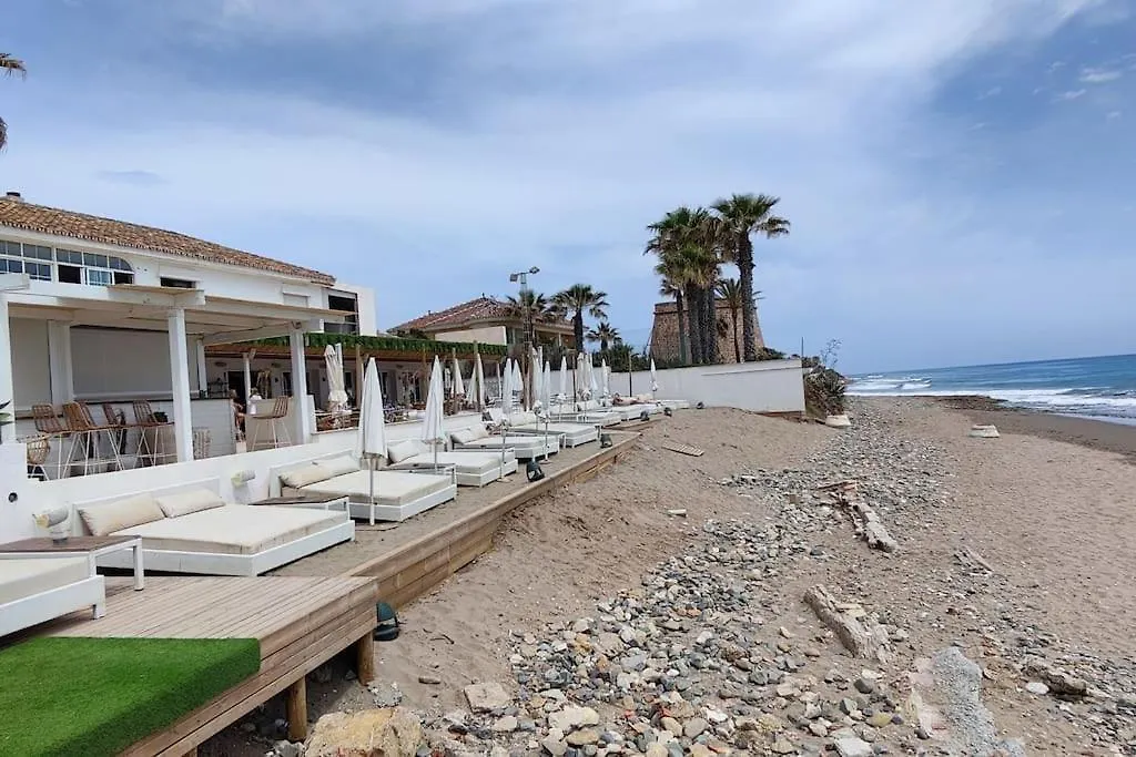 Beachside 4 Beds Cozy Villa, 700M Las Canas Beach! Marbella