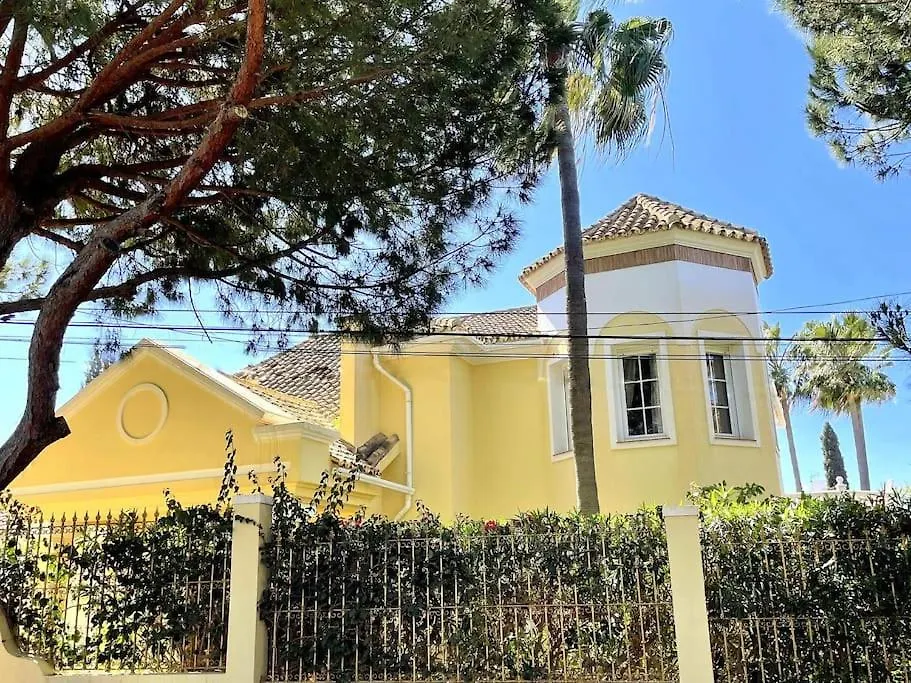 Villa Beachside 4 Beds Cozy Villa, 700M Las Canas Beach! Marbella