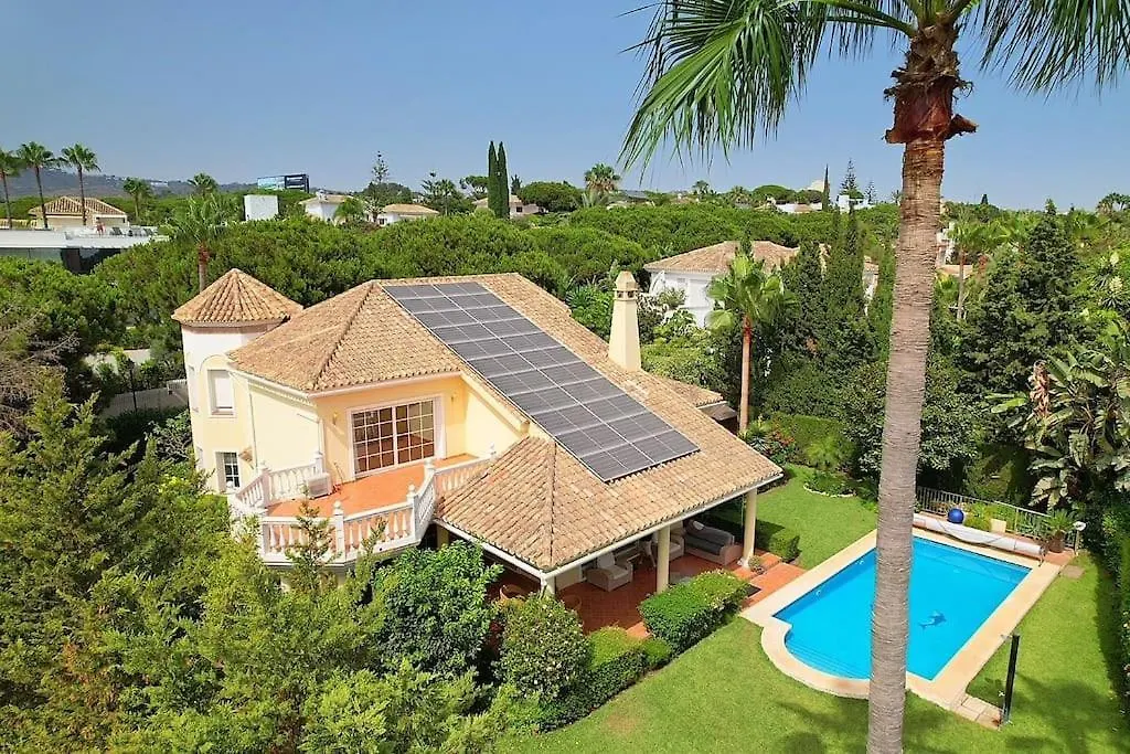 Beachside 4 Beds Cozy Villa, 700M Las Canas Beach! Marbella Spain