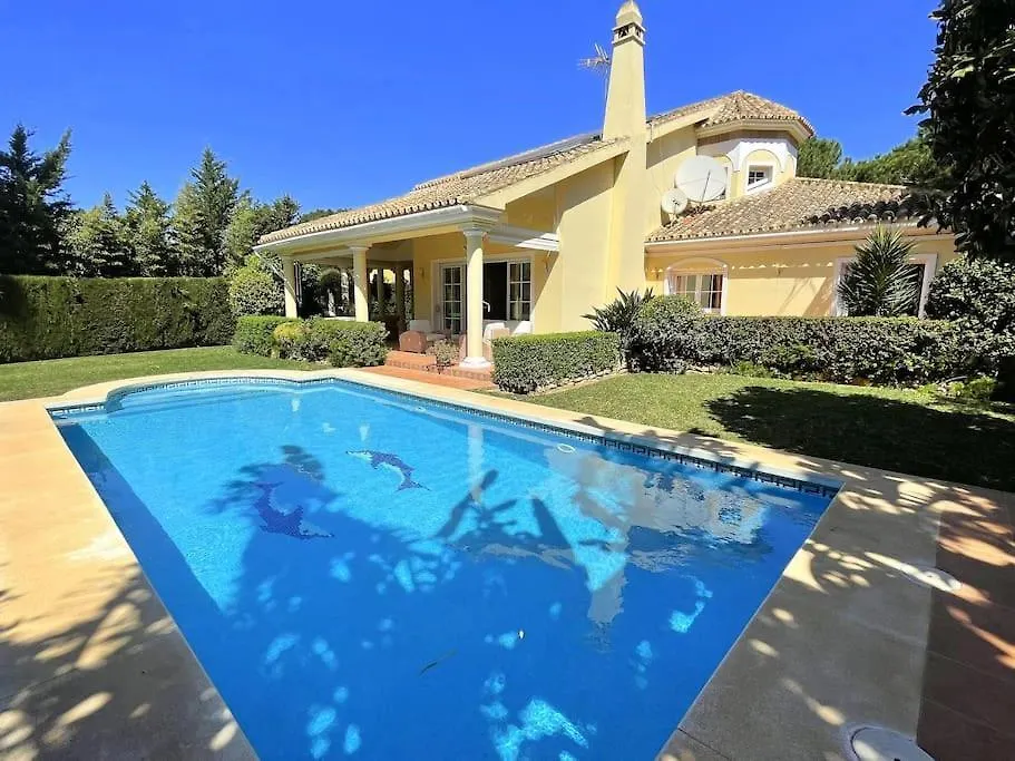 Villa Beachside 4 Beds Cozy Villa, 700M Las Canas Beach! Marbella