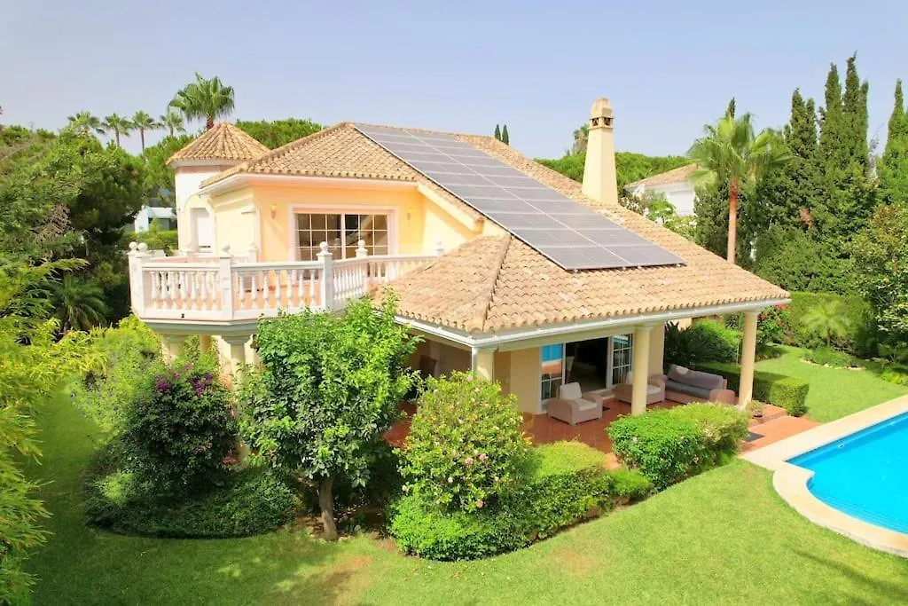 Beachside 4 Beds Cozy Villa, 700M Las Canas Beach! Marbella Villa