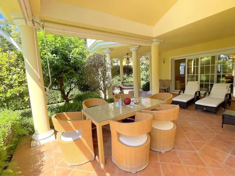 Beachside 4 Beds Cozy Villa, 700M Las Canas Beach! Marbella Villa