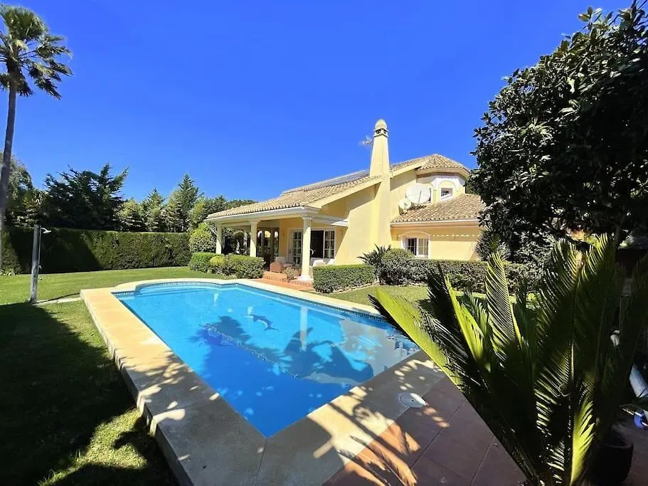 Beachside 4 Beds Cozy Villa, 700M Las Canas Beach! Marbella 0*,  Spain