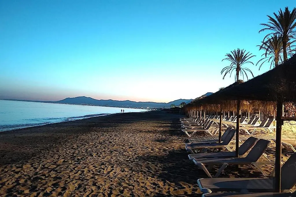 Villa Beachside 4 Beds Cozy Villa, 700M Las Canas Beach! Marbella