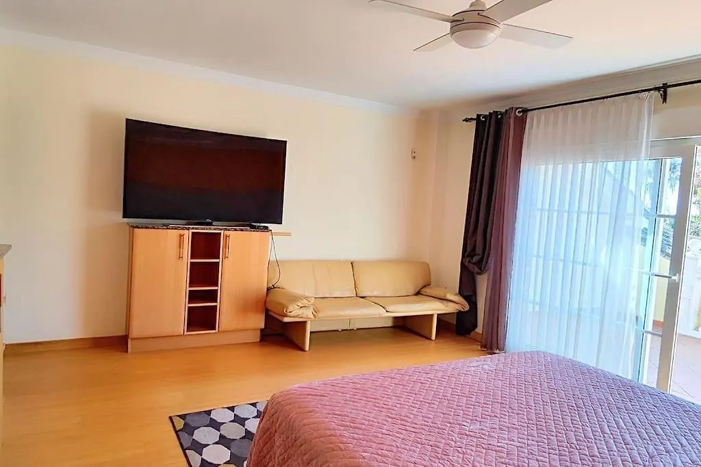 Villa Beachside 4 Beds Cozy Villa, 700M Las Canas Beach! Marbella Spanien