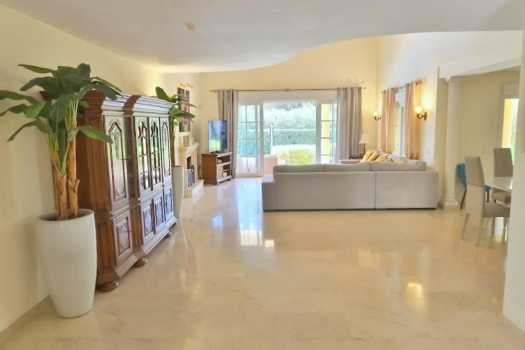 Beachside 4 Beds Cozy Villa, 700M Las Canas Beach! Marbella