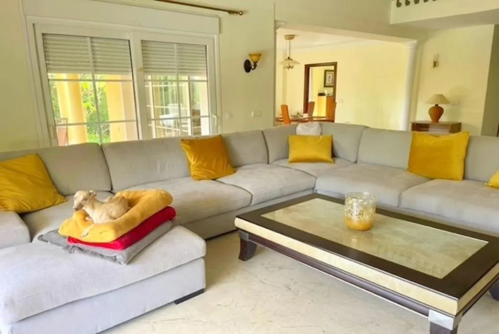 Beachside 4 Beds Cozy Villa, 700M Las Canas Beach! Marbella 0*,  Spanien